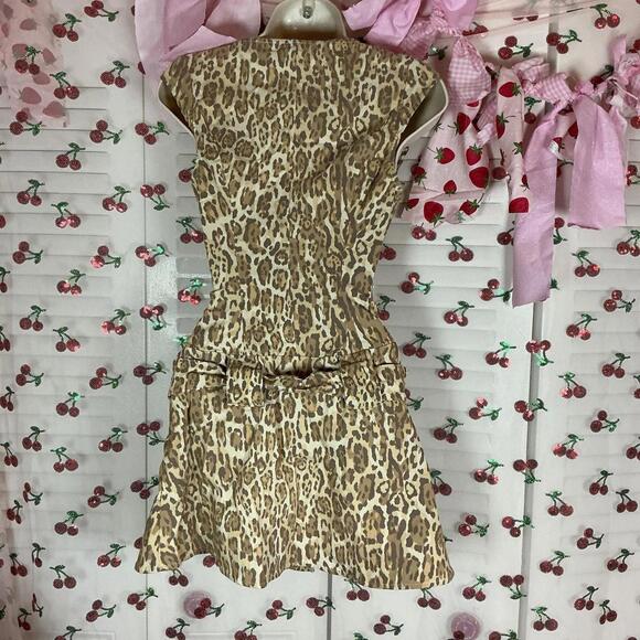 kimchi Blue Leopard print mini dress romper with belt - Picture 4 of 6